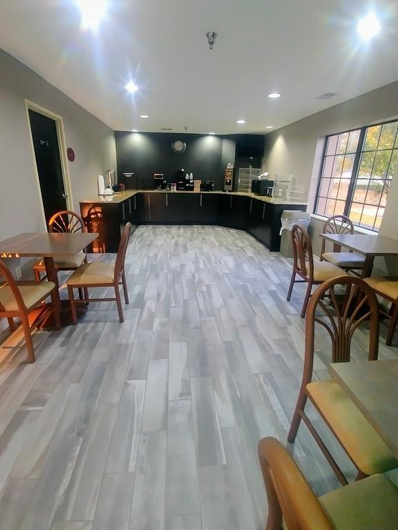 Americas Best Value Inn And Suites Lee'S Summit-Kansas City Zewnętrze zdjęcie