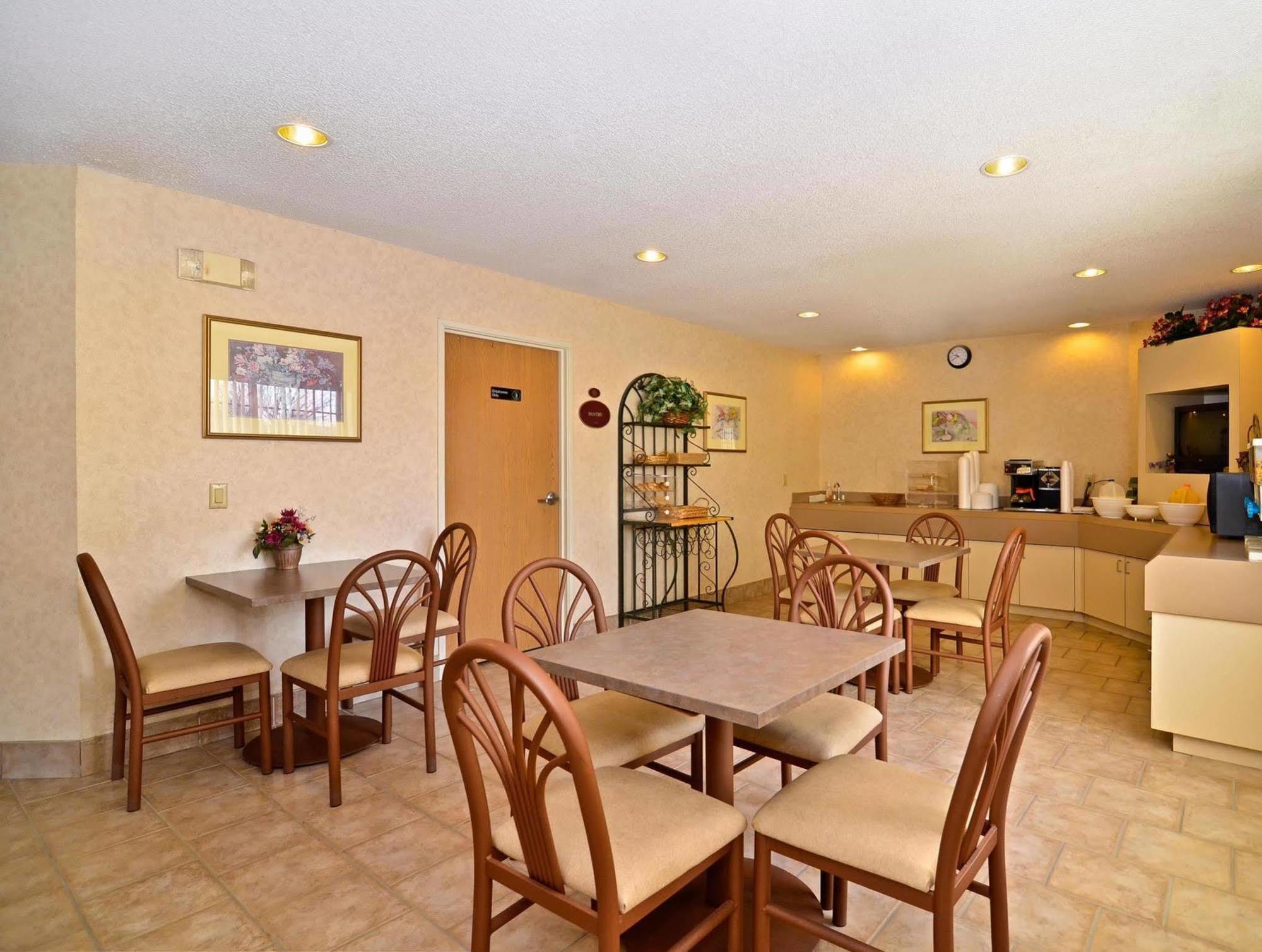 Americas Best Value Inn And Suites Lee'S Summit-Kansas City Zewnętrze zdjęcie