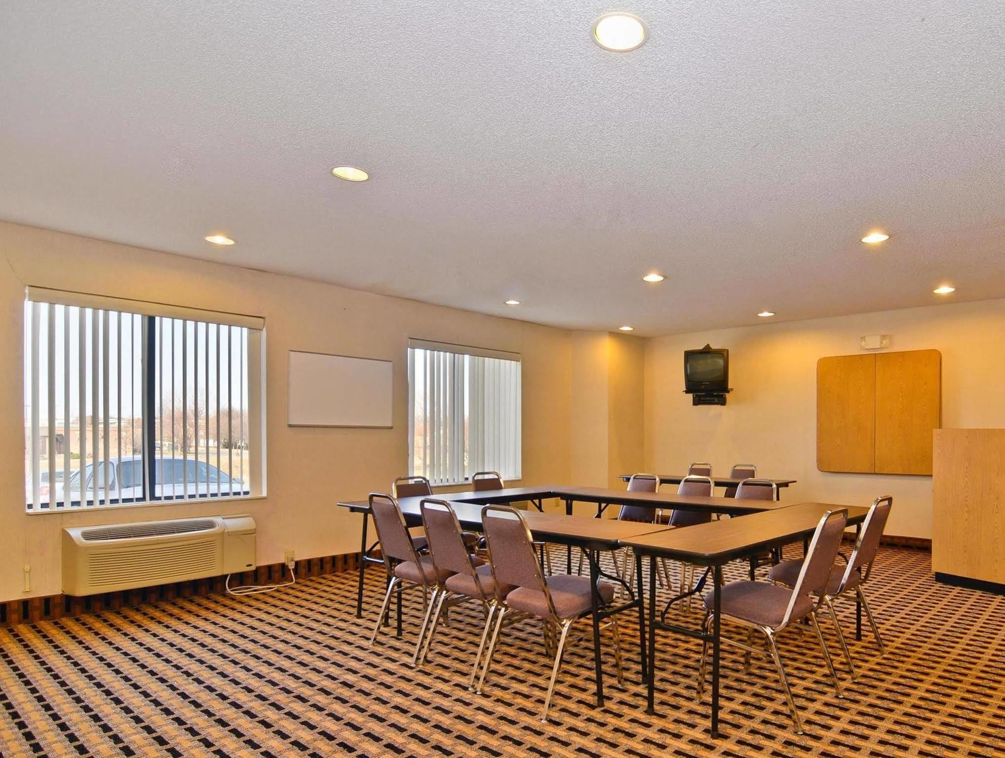 Americas Best Value Inn And Suites Lee'S Summit-Kansas City Zewnętrze zdjęcie