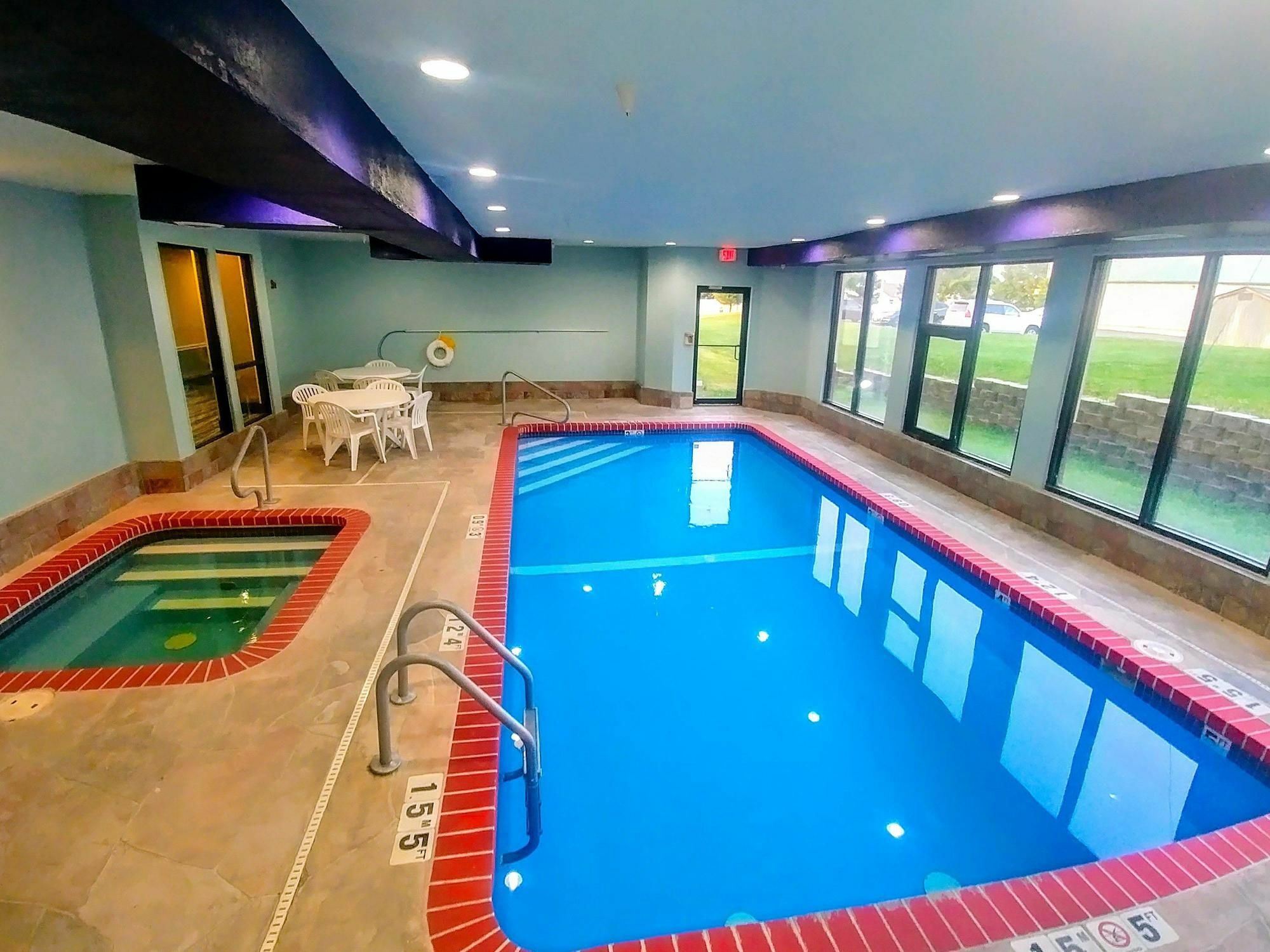 Americas Best Value Inn And Suites Lee'S Summit-Kansas City Zewnętrze zdjęcie
